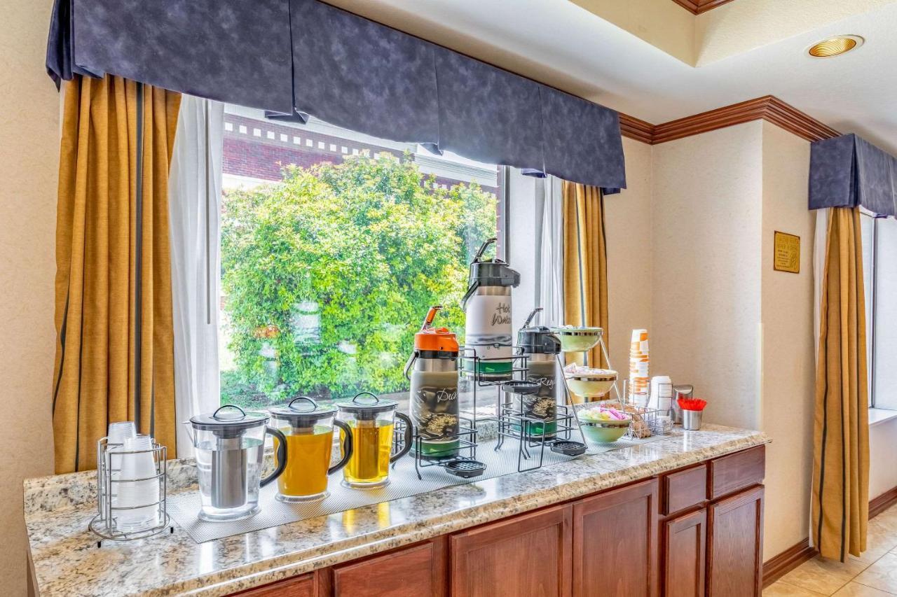 Quality Inn & Suites Lampasas Экстерьер фото